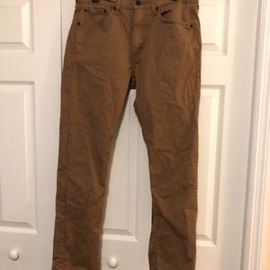 Levi chino’s size: W33 L34